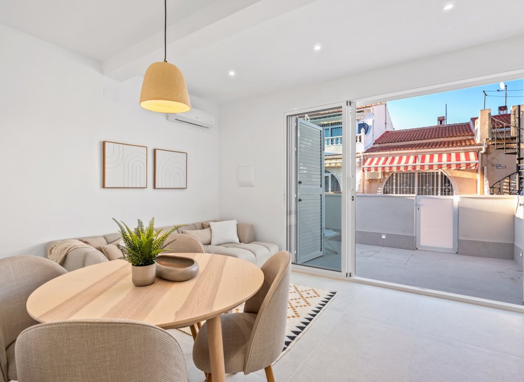 Reventa - Adosado -
Torrevieja - El Chaparral