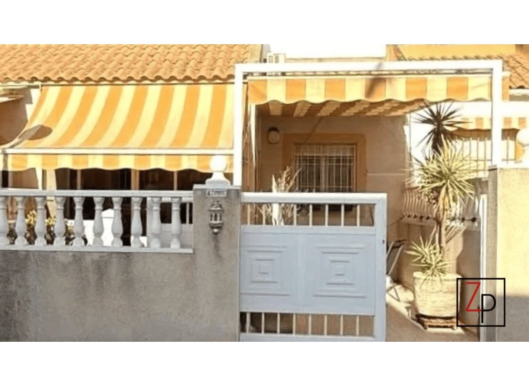 Reventa - Adosado -
Torrevieja - Torretas