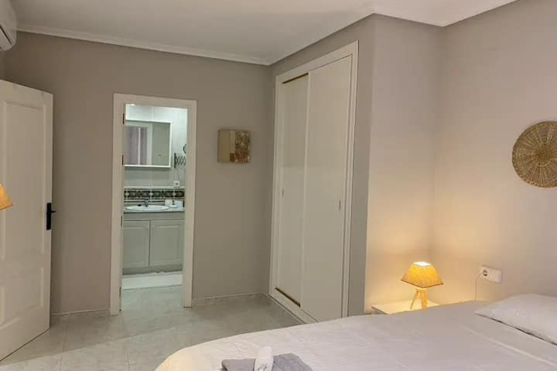 Reventa - Apartamento / piso -
Orihuela Costa - Campoamor