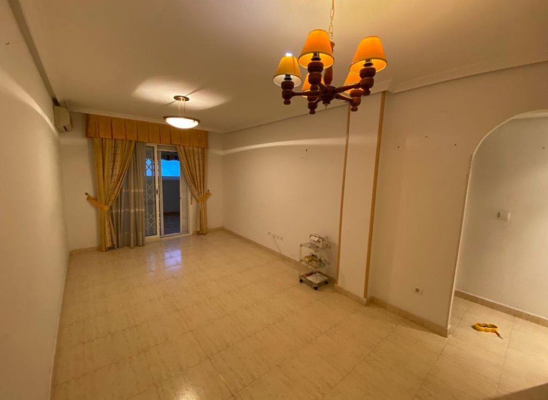 Reventa - Apartamento/ piso -
Torrevieja