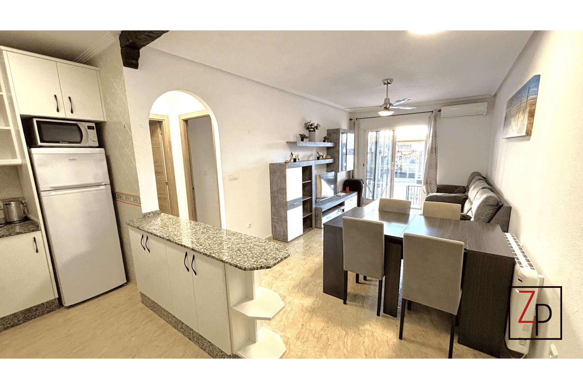 Reventa - Apartamento planta baja -
San Miguel de Salinas - Pueblo