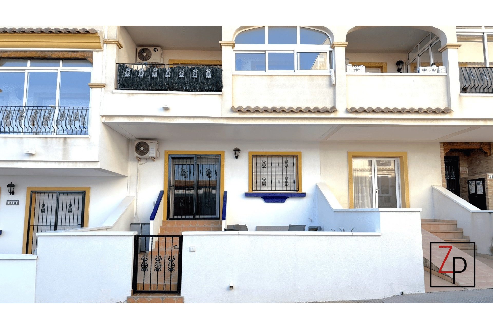 Reventa - Apartamento planta baja -
San Miguel de Salinas - Pueblo