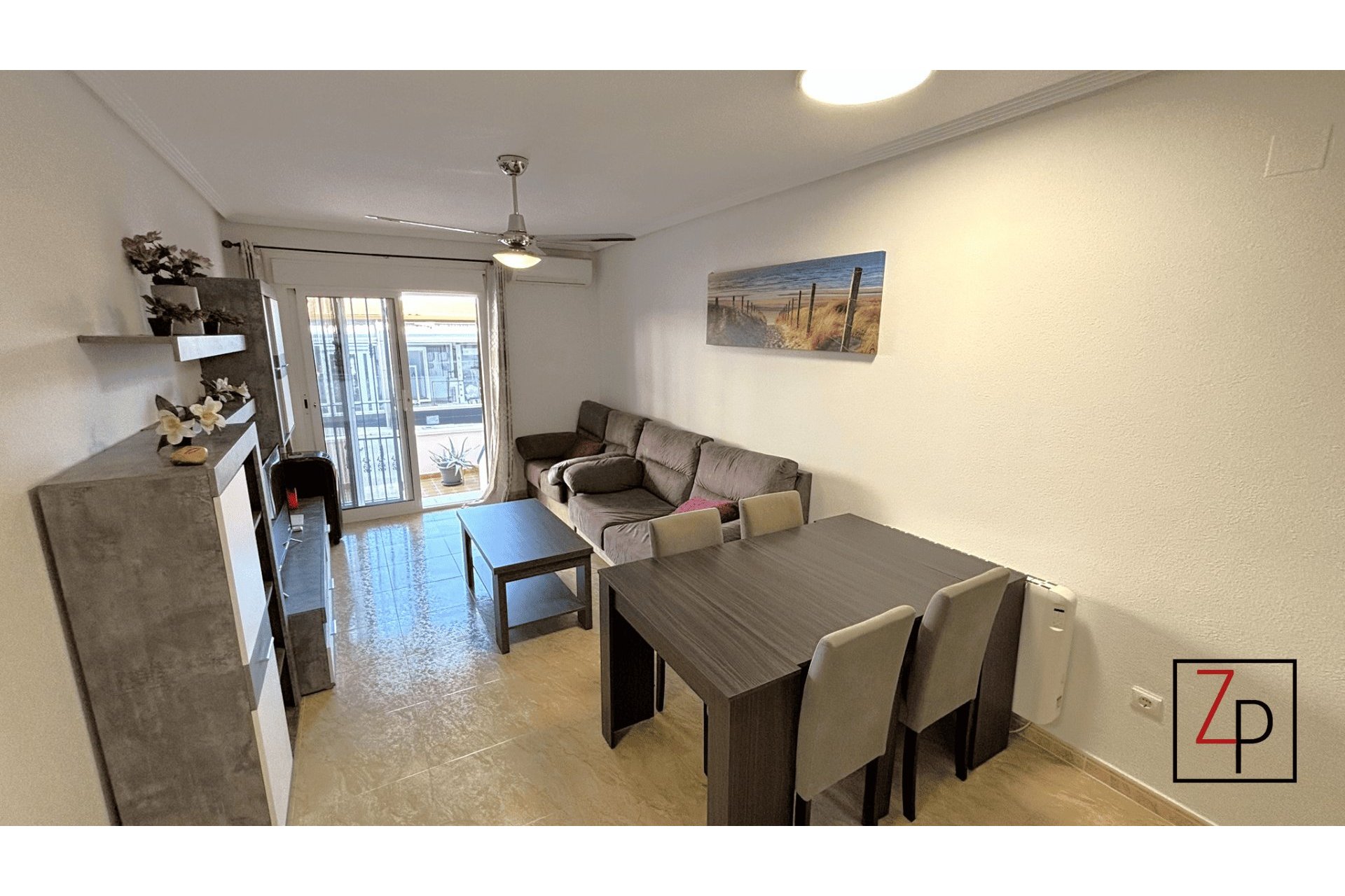 Reventa - Apartamento planta baja -
San Miguel de Salinas - Pueblo