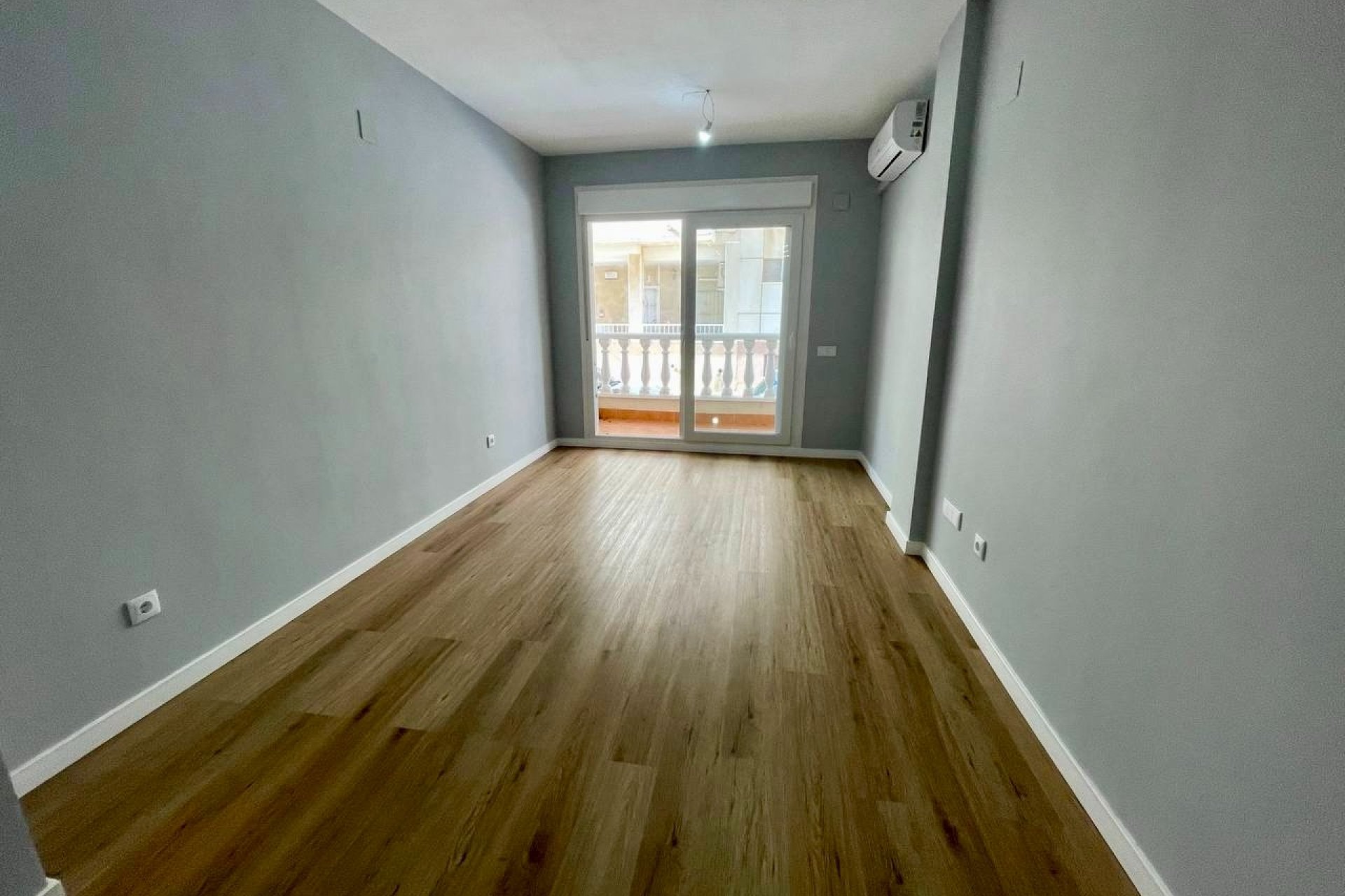 Reventa - Apartamento -
Torrevieja - La Mata