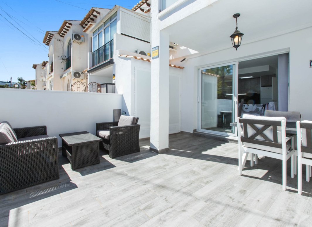 Reventa - Apartamento -
Torrevieja - Lago Jardin