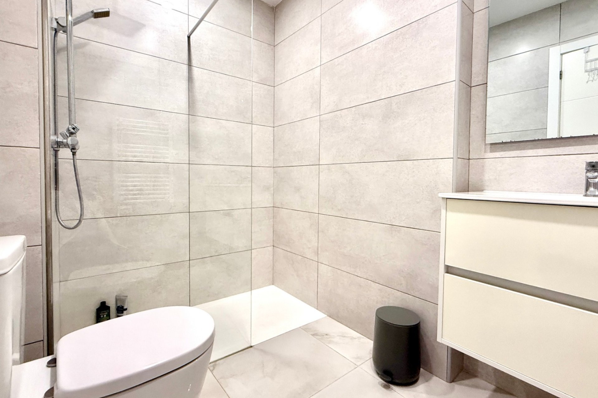 Reventa - Apartamento -
Torrevieja - Los Balcones