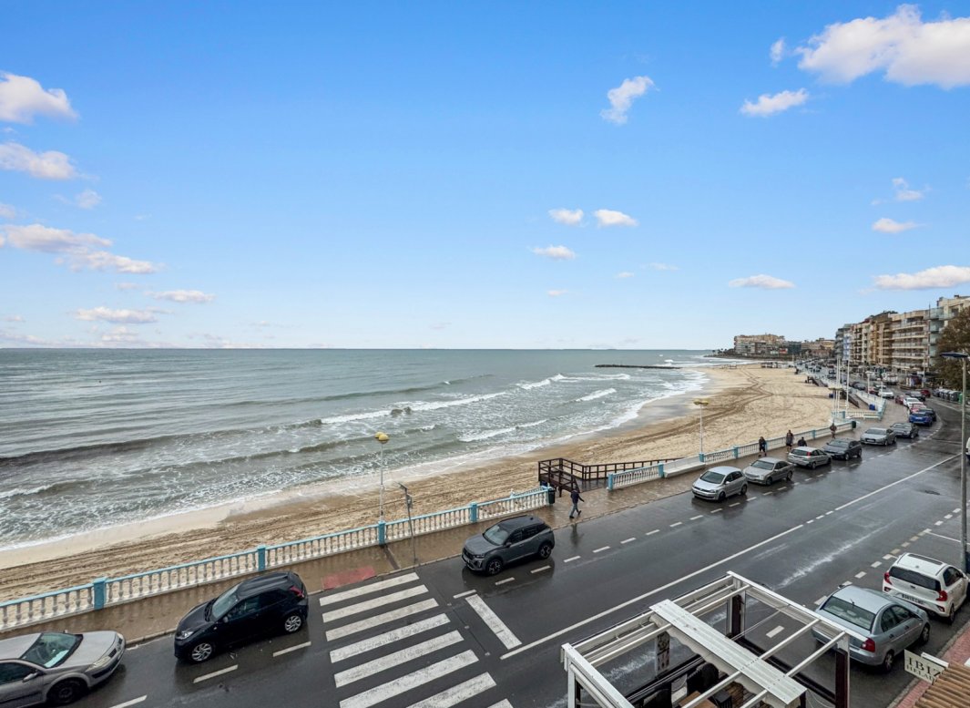 Reventa - Apartamento -
Torrevieja - Playa de los Locos