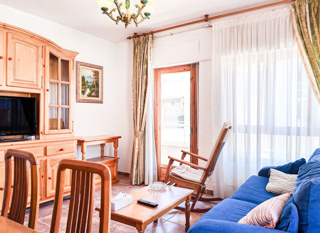 Reventa - Apartamento -
Torrevieja - Playa Los Naufragos