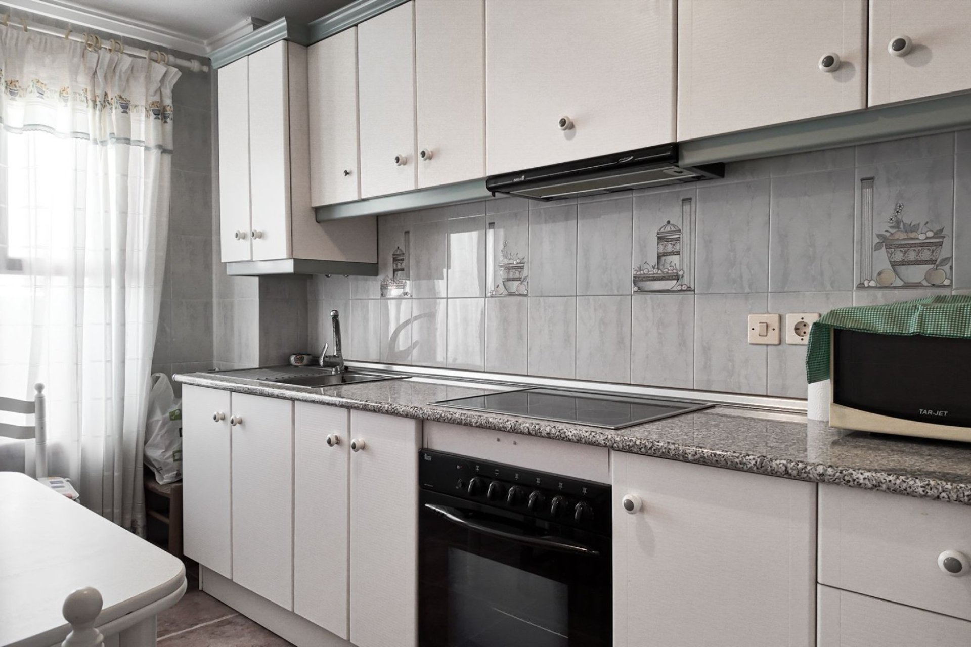 Reventa - Apartamento -
Torrevieja - Playa Los Naufragos