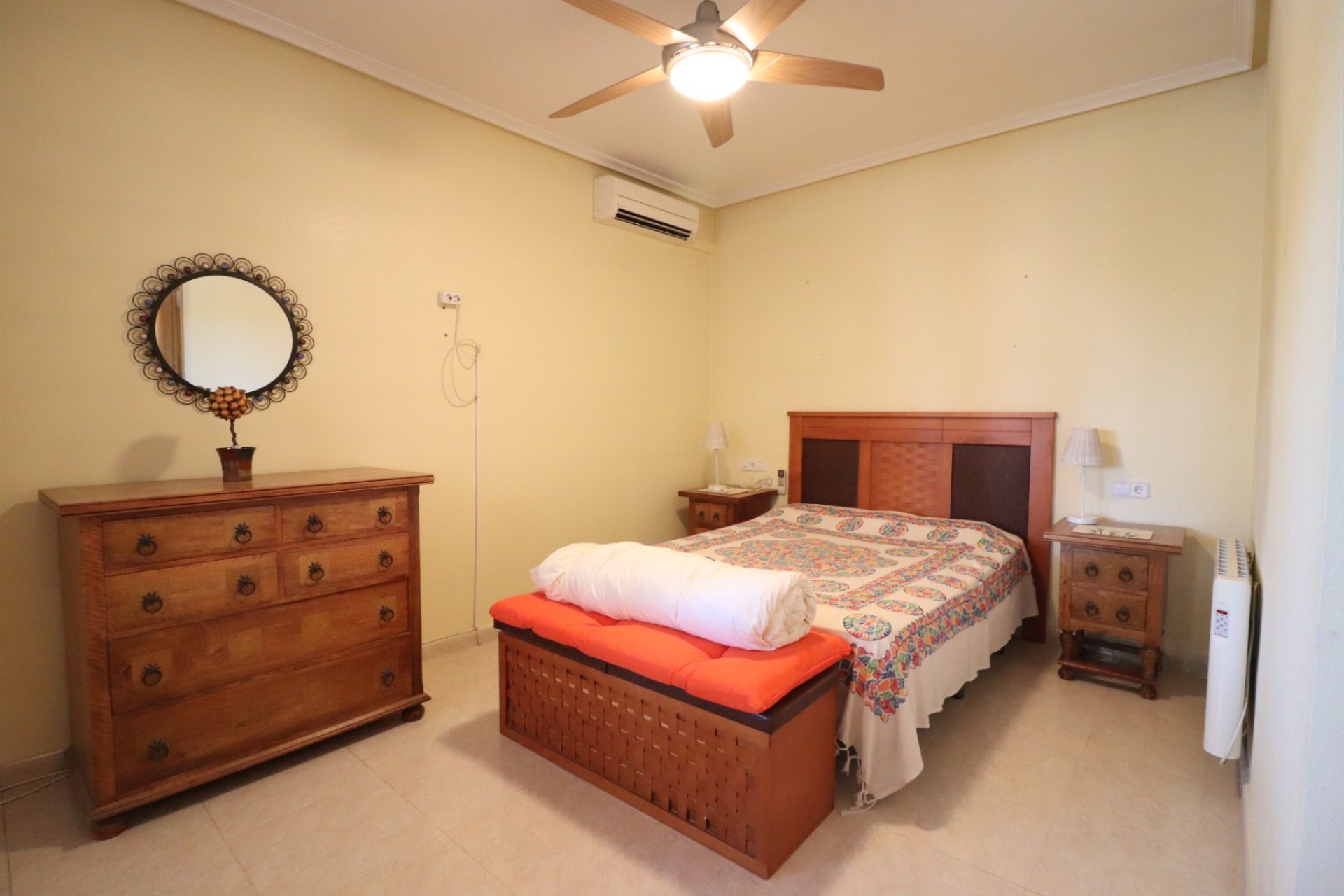 Reventa - Casa de campo -
Catral