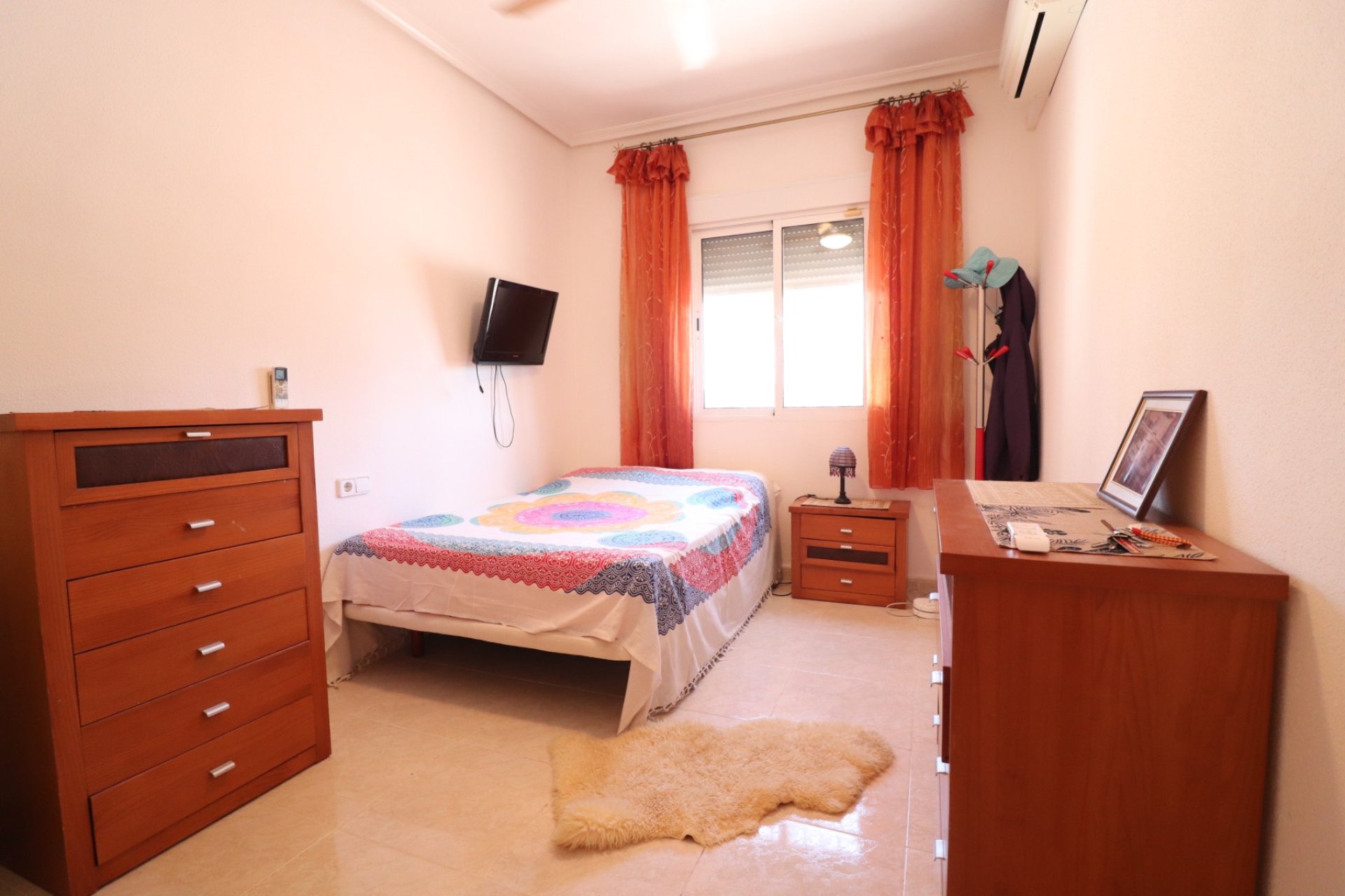 Reventa - Casa de campo -
Catral