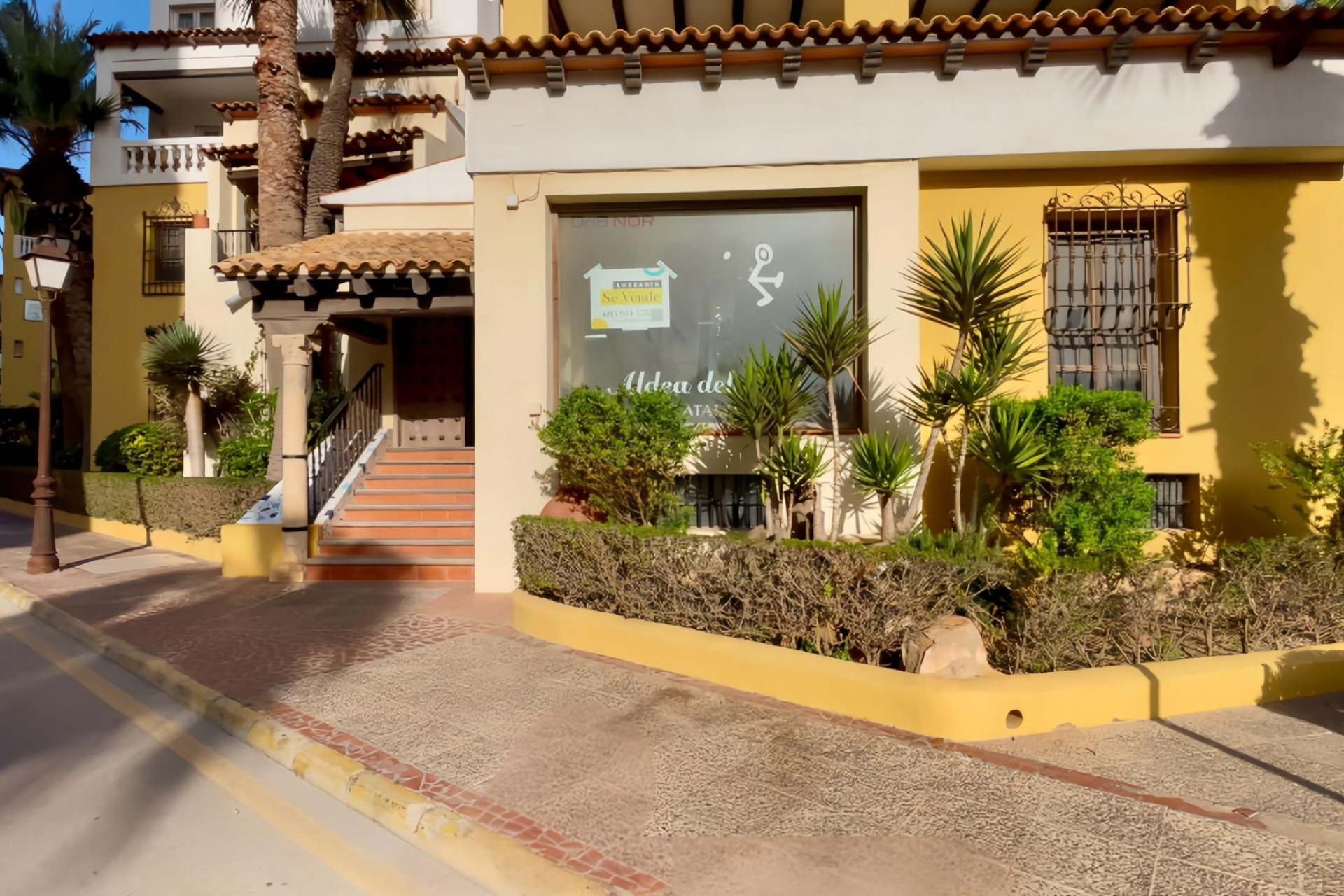 Reventa - Comercial -
Torrevieja - Playa Los Locos