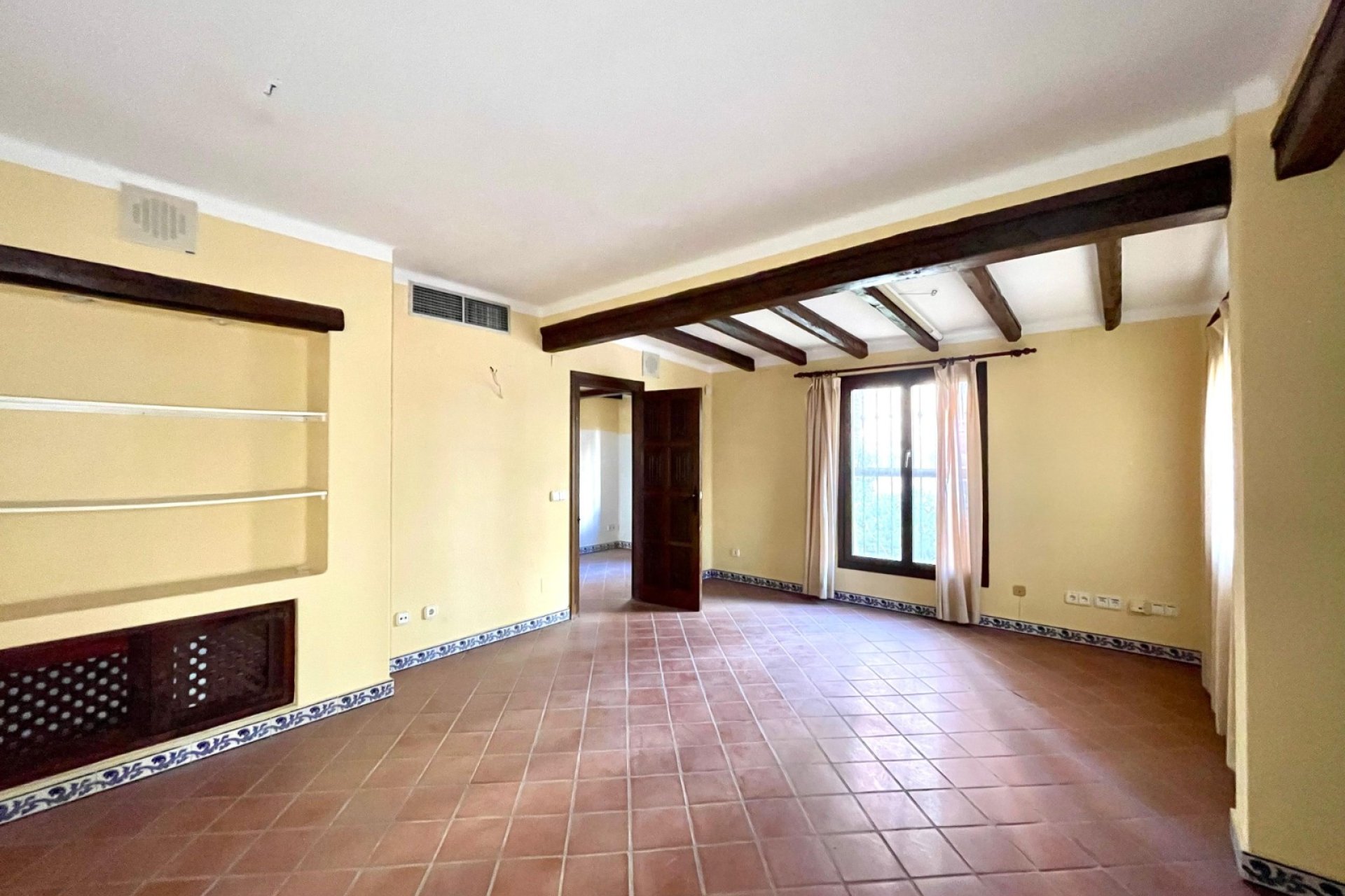 Reventa - Comercial -
Torrevieja - Playa Los Locos