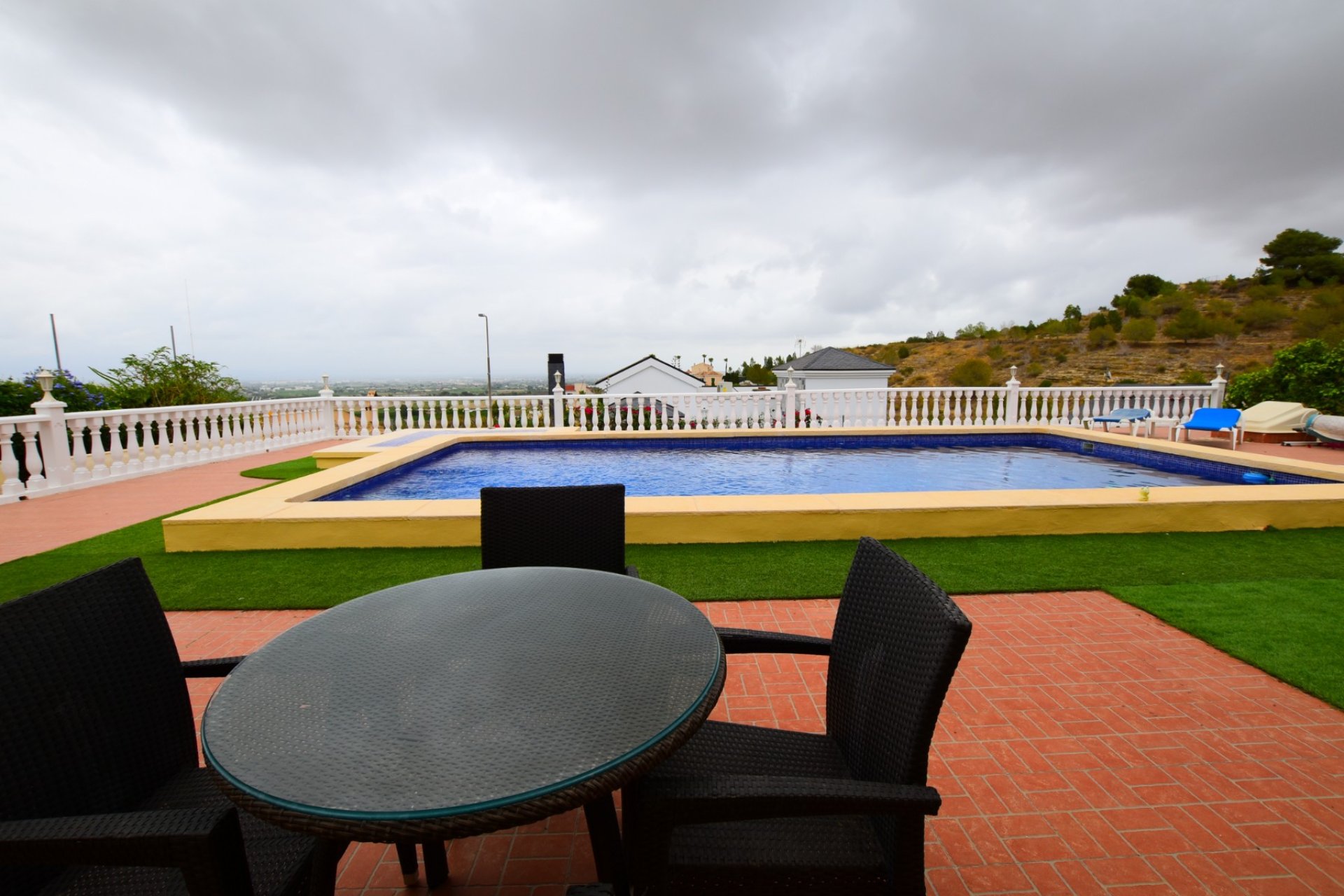 Reventa - Villa -
3409 - Montemar