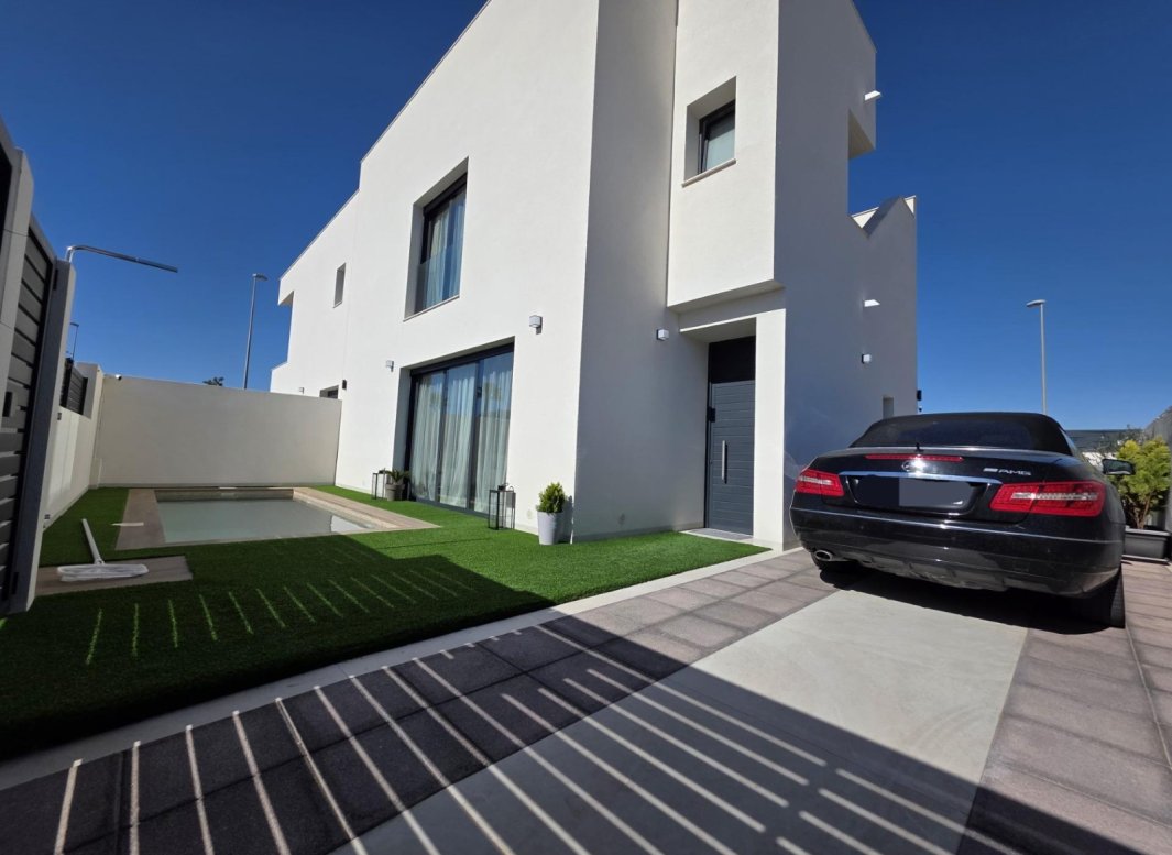 Reventa - Villa -
Benijofar