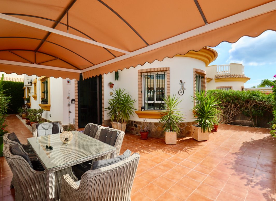 Reventa - Villa -
Guardamar del Segura - El Raso