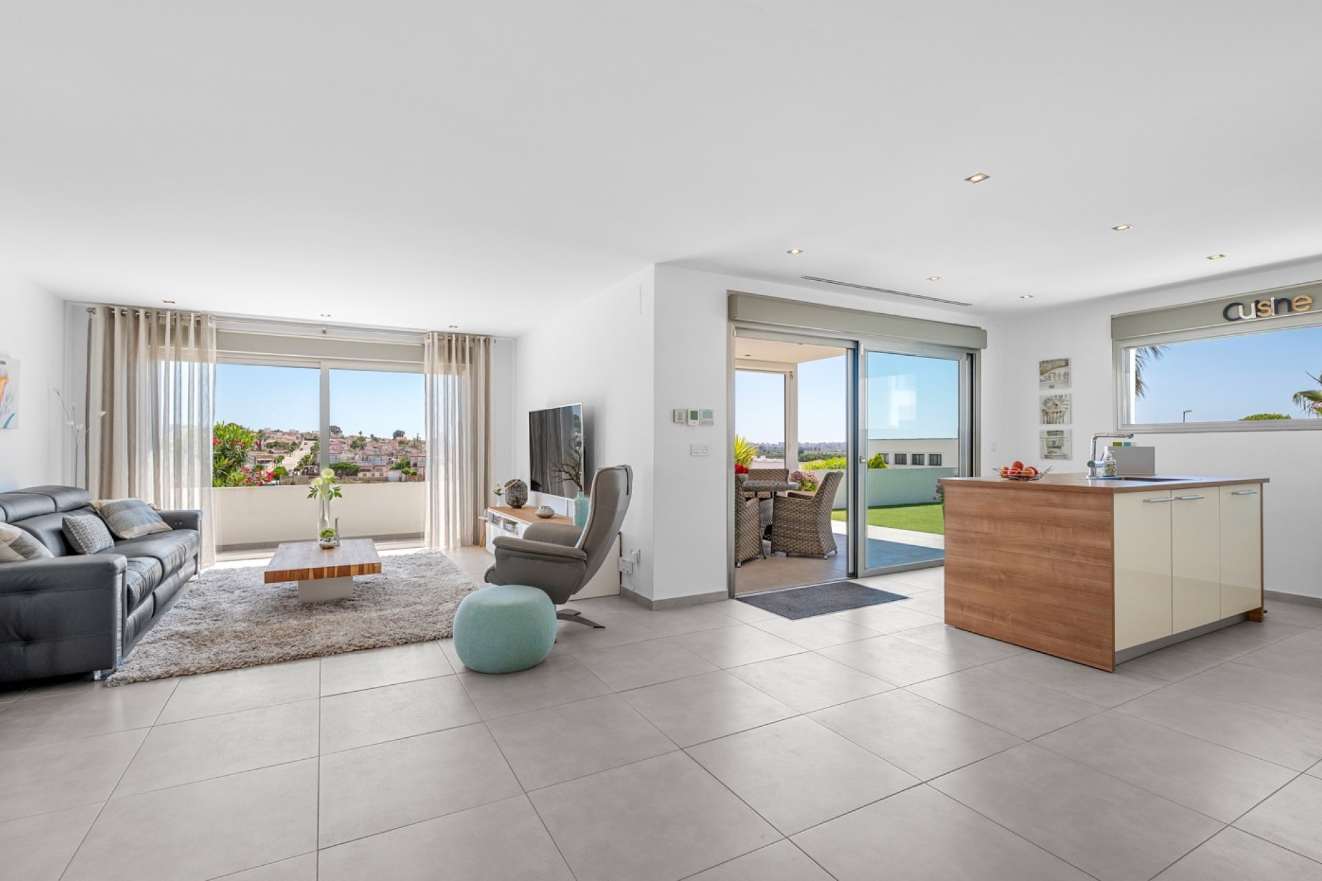 Reventa - Villa -
La Marina