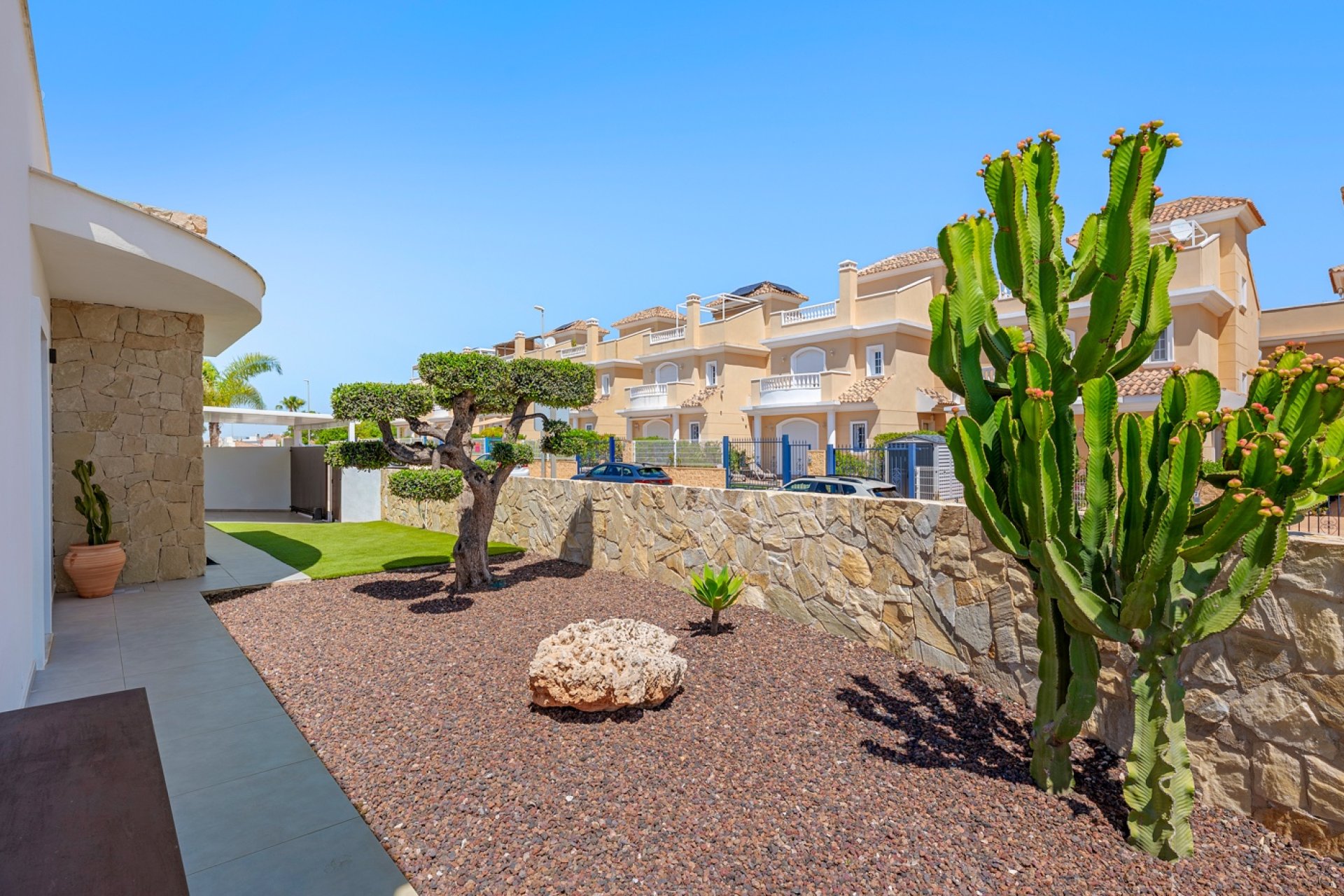 Reventa - Villa -
La Marina