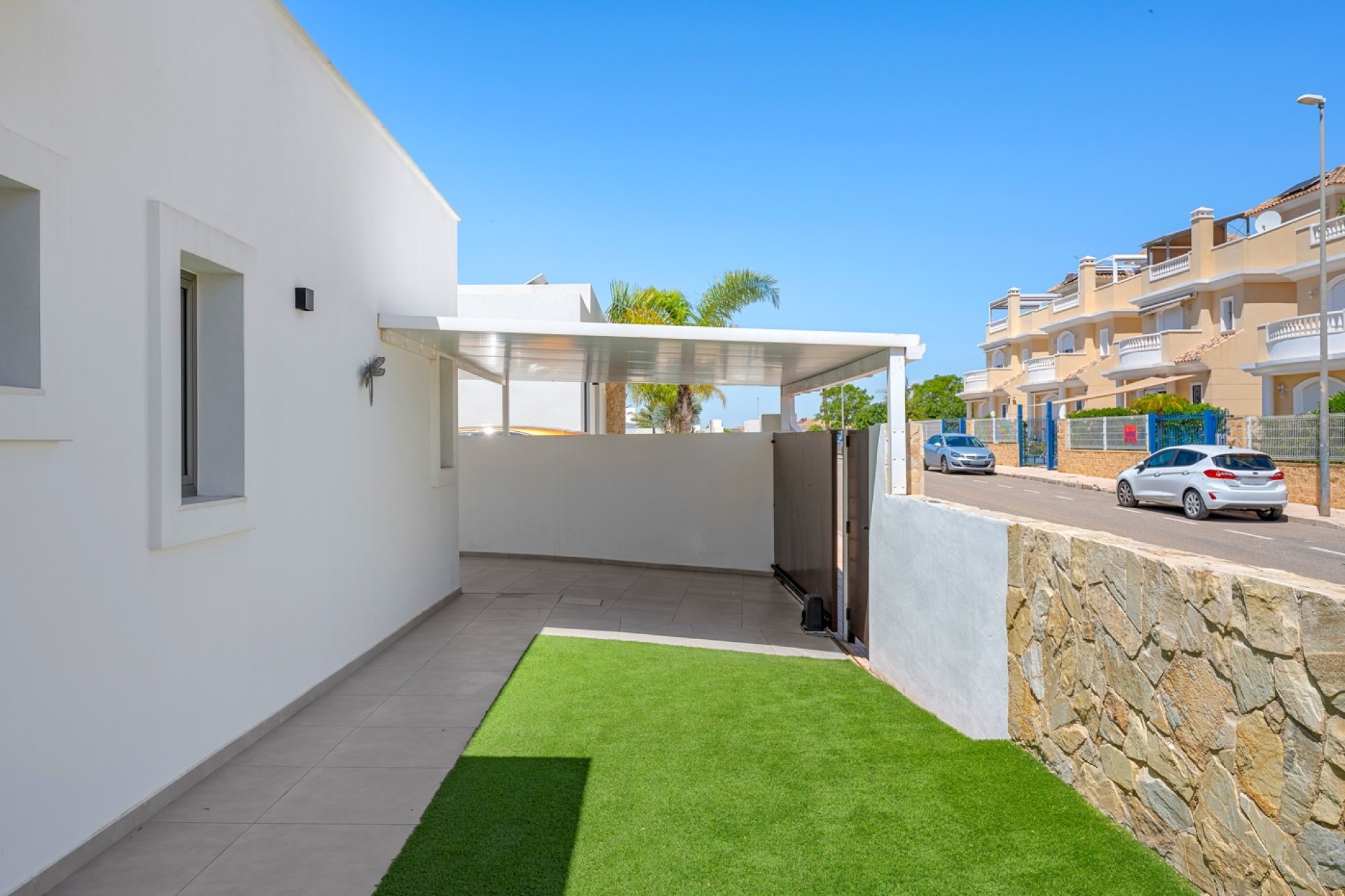 Reventa - Villa -
La Marina