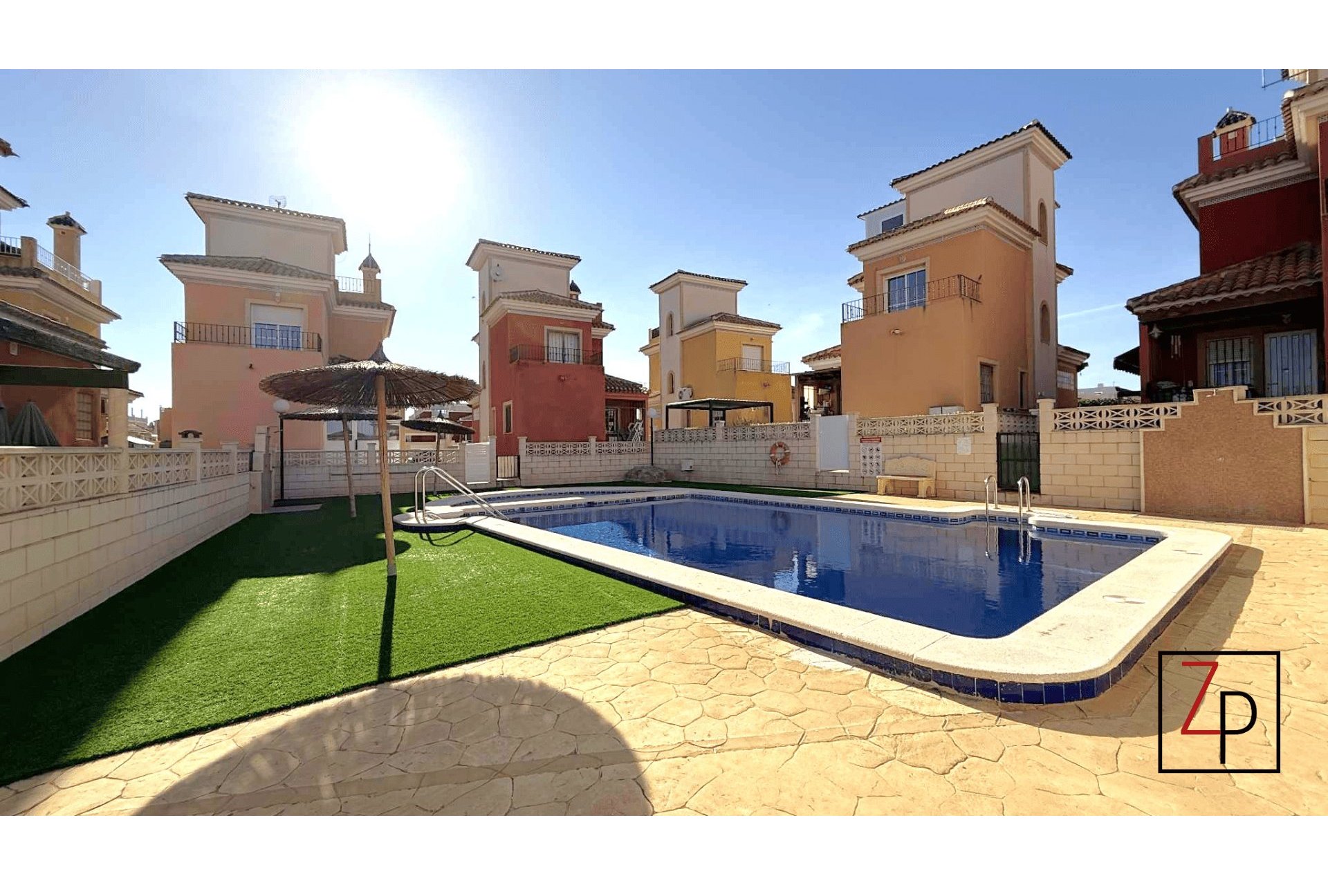 Reventa - Villa -
Los Montesinos - La Herrada