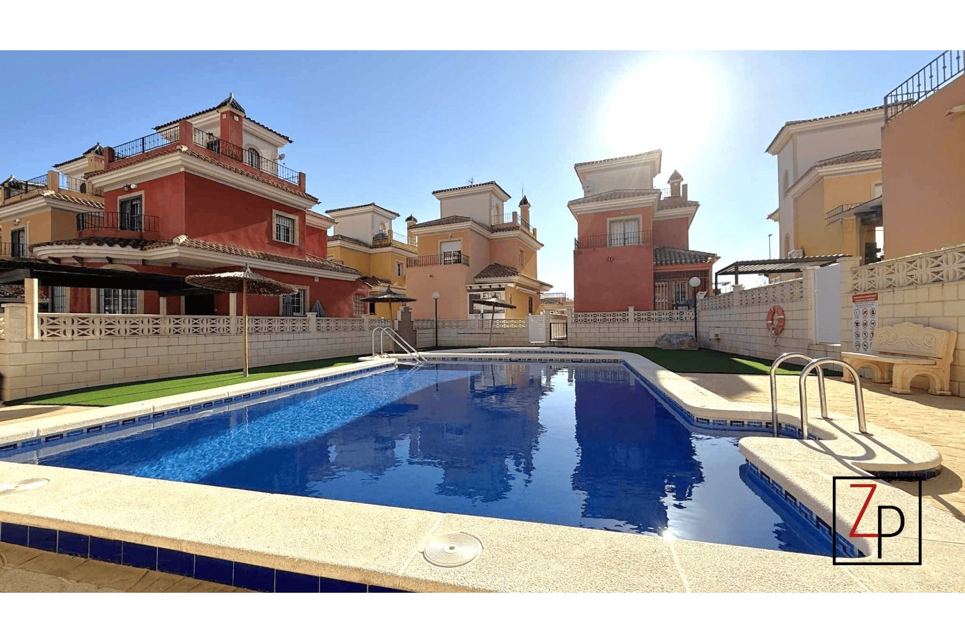 Reventa - Villa -
Los Montesinos - La Herrada