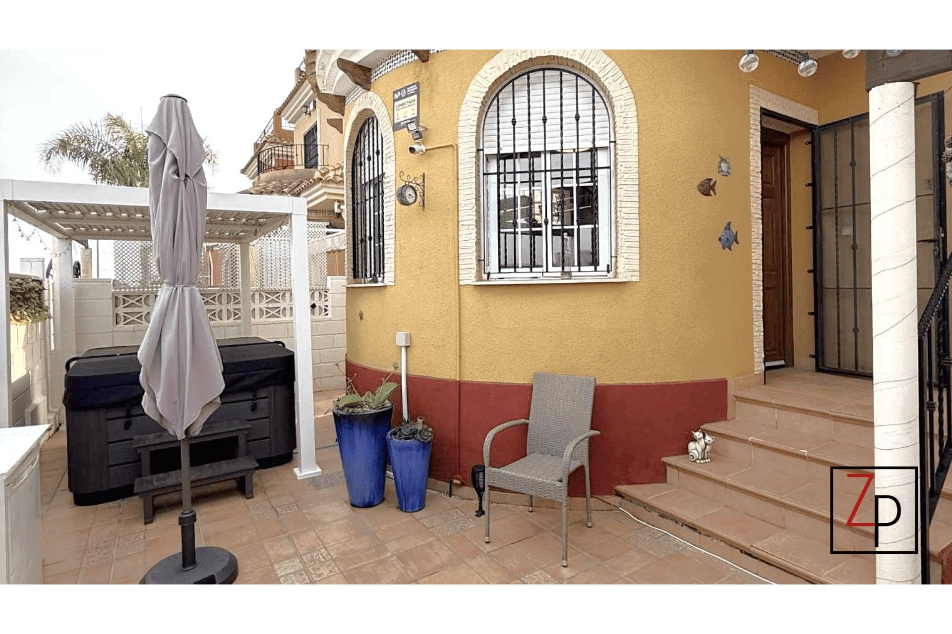 Reventa - Villa -
Los Montesinos - La Herrada