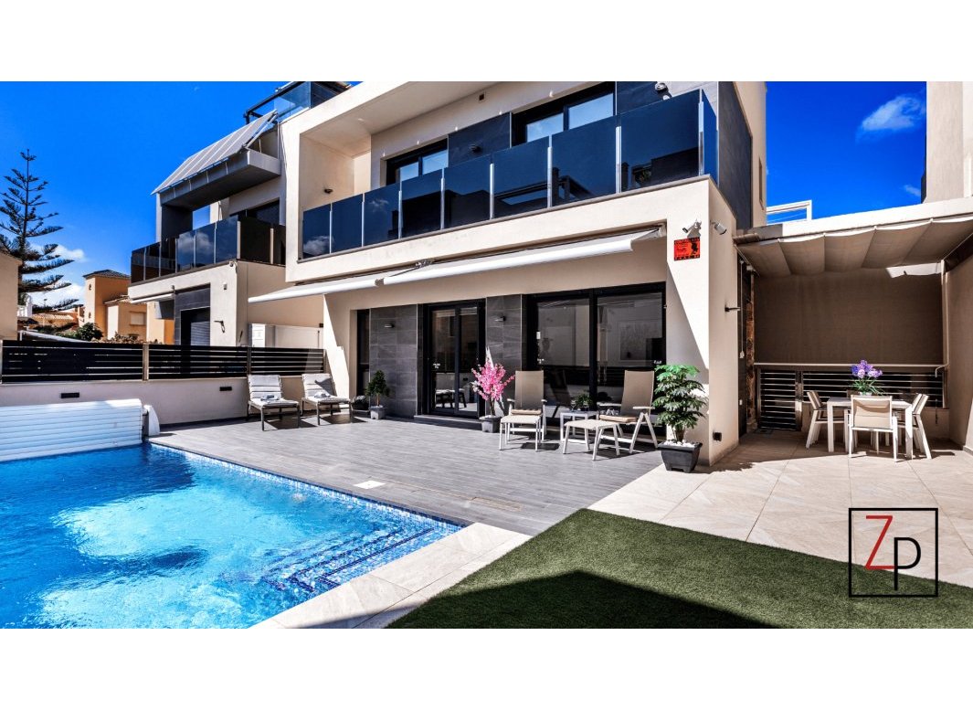 Reventa - Villa -
Orihuela Costa - Lomas de Cabo Roig