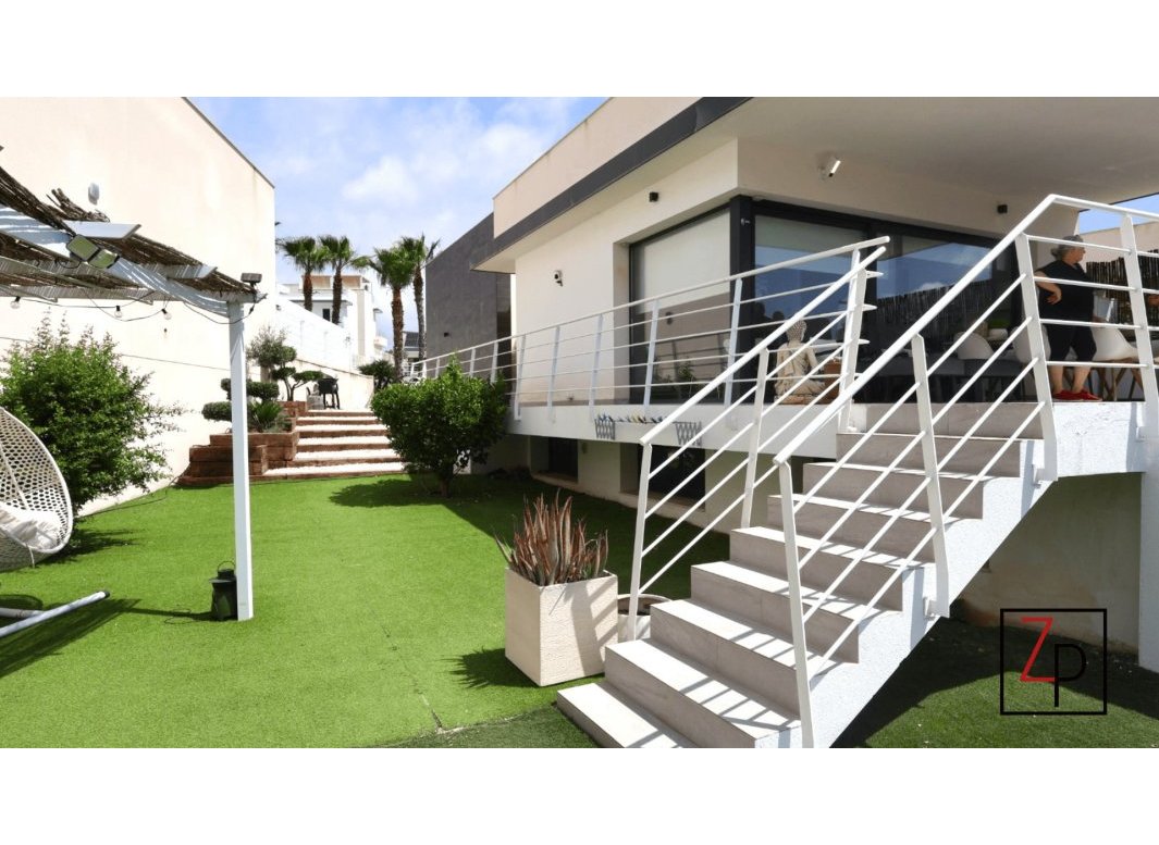 Reventa - Villa -
San Miguel de Salinas - La Cañada