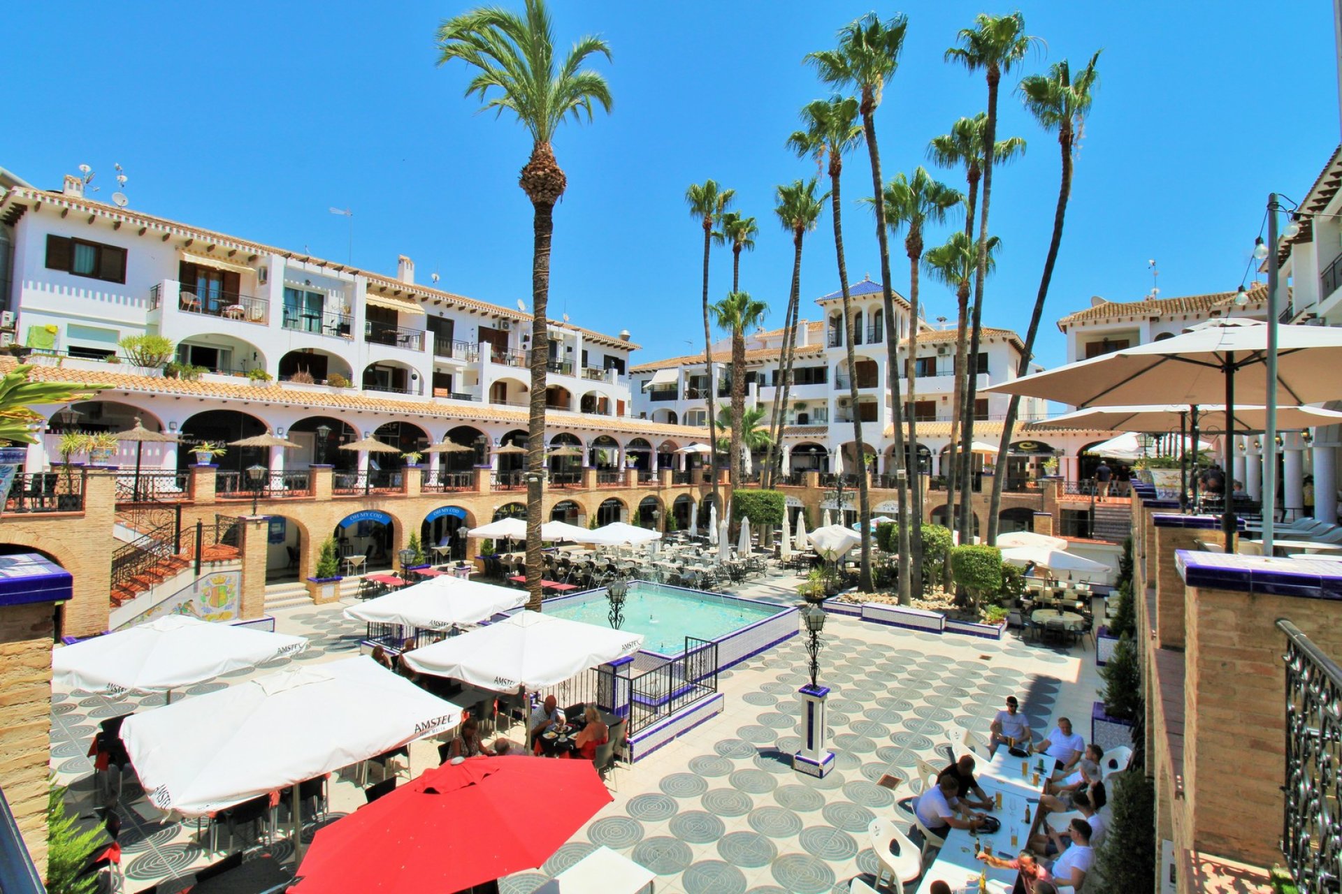 Reventa - Villa -
Villamartín - PAU 8