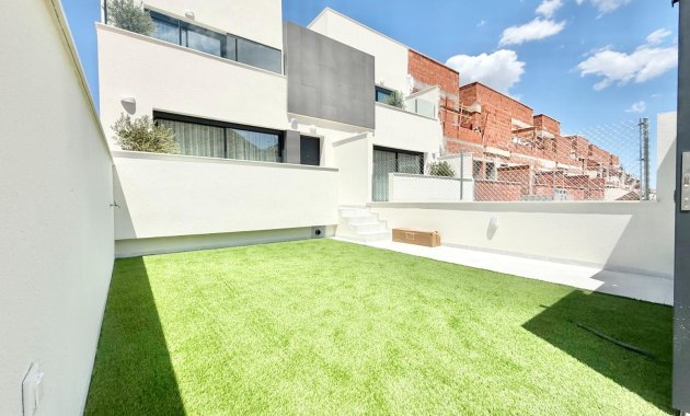 Townhouse - New Build - Cox -
                San Fernando