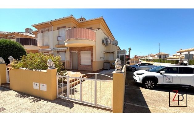 Townhouse - Resale -
            Villamartín - 0492