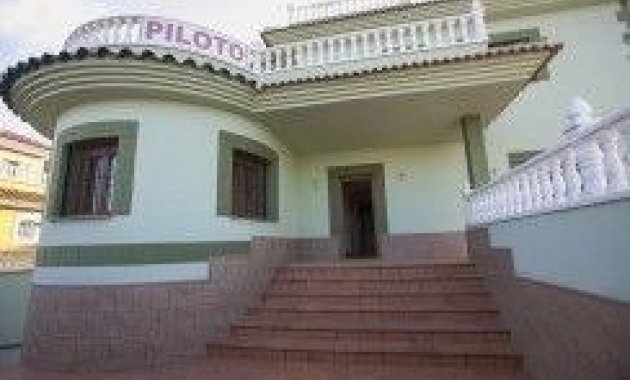 Villa - New Build -
            Torrevieja - NB-31587