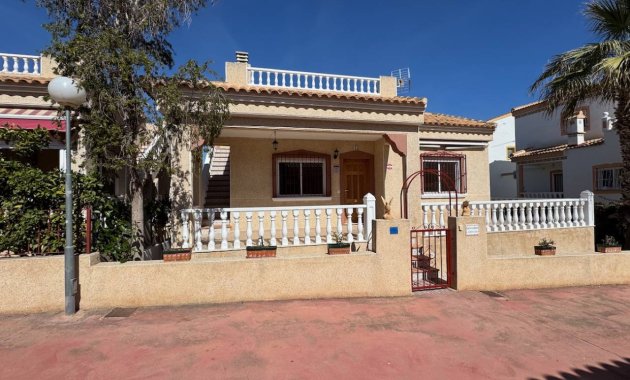 Villa - Resale - Algorfa -
                Montemar