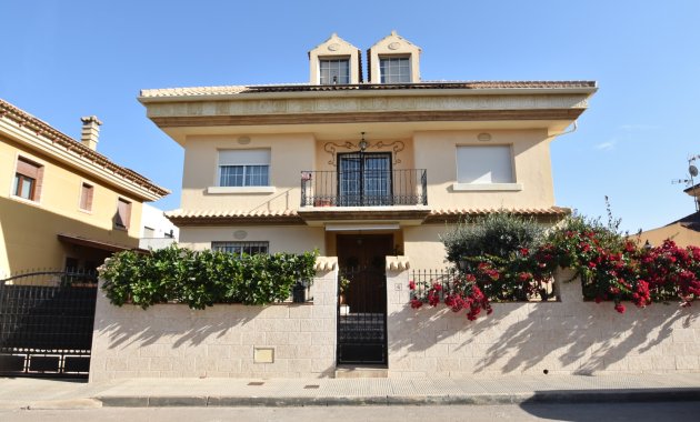 Villa - Resale - Almoradí -
                Almoradí