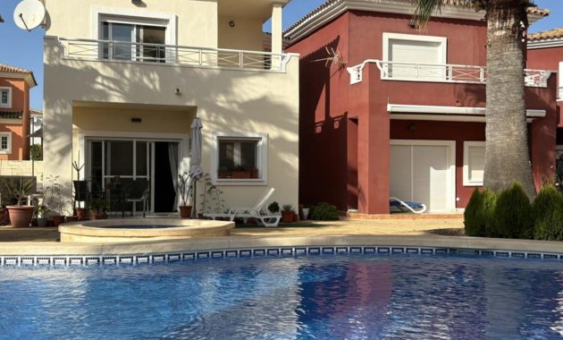 Villa - Resale - Altaona Golf and Country Village -
                Altaona Golf - Country Village