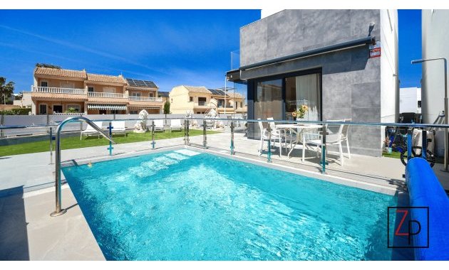 Villa - Resale - Torrevieja - La Veleta