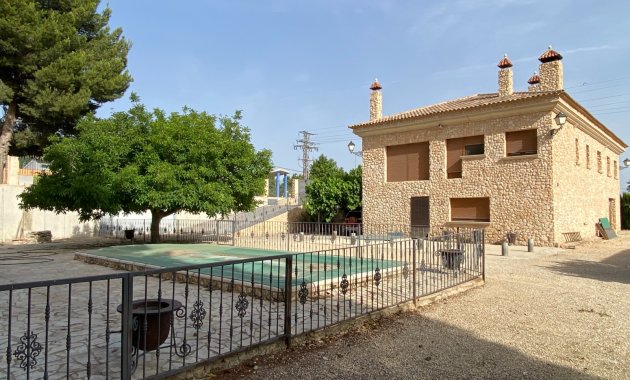 Villa - Resale - Villena -
                Villena