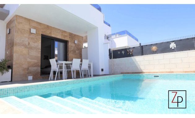 Villa - Reventa - Benijofar -
                Pueblo