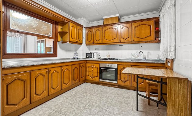 Resale - Apartment  -
Torrevieja - Playa de los Locos