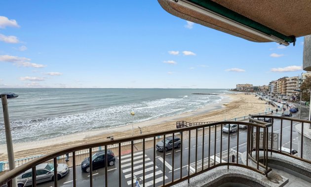 Resale - Apartment  -
Torrevieja - Playa de los Locos