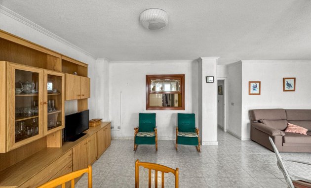 Resale - Apartment  -
Torrevieja - Playa de los Locos