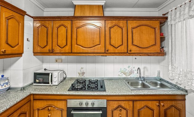 Resale - Apartment  -
Torrevieja - Playa de los Locos