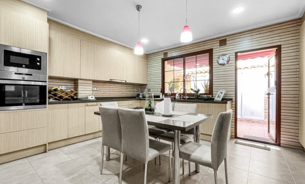 Resale - Townhouse -
Torrevieja - Los Balcones