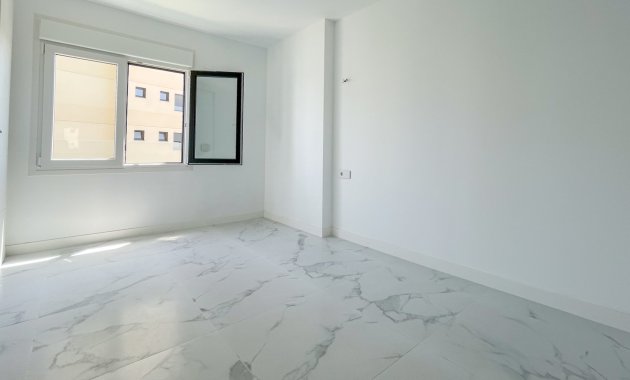 Resale - Apartment  -
Orihuela Costa - Punta Prima
