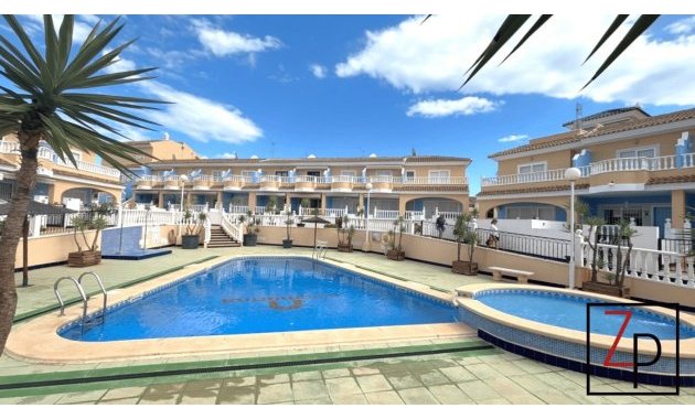 Resale - Duplex -
Ciudad Quesada - Doña Pepa