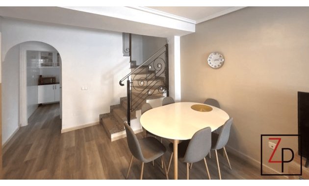 Resale - Duplex -
Ciudad Quesada - Doña Pepa