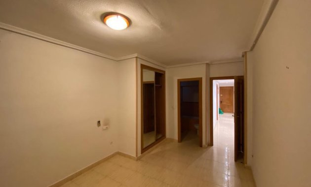 Reventa - Apartamento/ piso -
Torrevieja