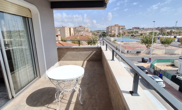 Resale - Apartment / flat -
Santa Pola - Gran Playa