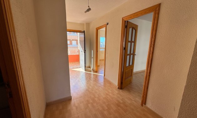 Resale - Apartment / flat -
Torrevieja - Punta Prima