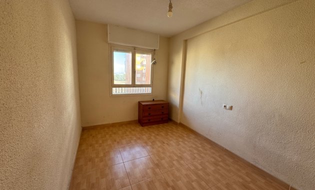 Resale - Apartment / flat -
Torrevieja - Punta Prima